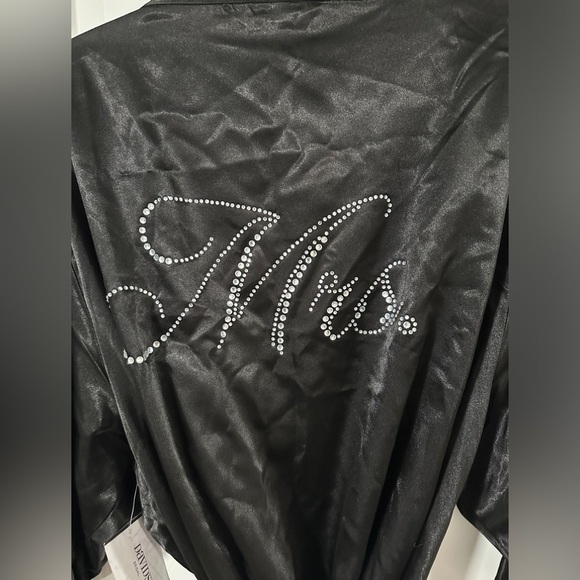 NWT David’s Bridal Mrs. Satin Robe - Picture 5 of 9